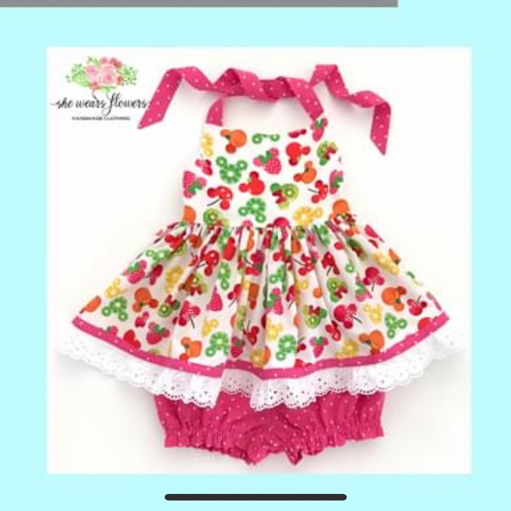 She wears flowers brand 4t Disney set